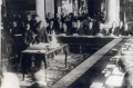 Οθωμανός πληρεξούσιος υπογράφει τη συνθήκη των Σεβρών