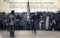 Ο Ελευθέριος Βενιζέλος, υπό την ιδιότητά του τού προέδρου της Προσωρινής Κυβέρνησης, παραδίδει σε ανώτατο αξιωματικό τη σημαία ενός από τα συντάγματα της μεραρχίας Σερρών.